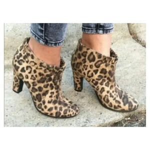 Sam & Libby "Selena" Cheetah print bootie Size 9